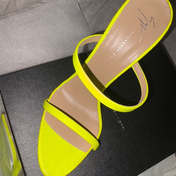 Giuseppe Zanotti Darsey Heels - Picture 3 of 4